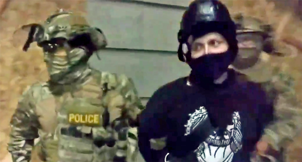 Oregon protesters are getting detained by federal agents in unmarked vehicles: report