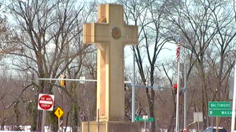 War memorial or religious symbol? Cross fight reaches US Supreme Court
