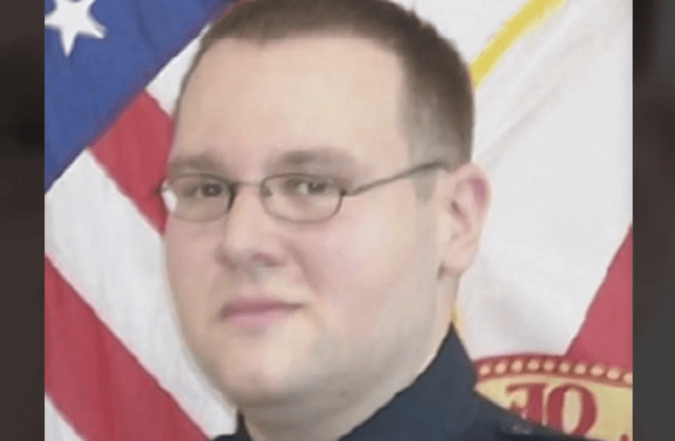 400-lb. Florida cop charged with posing as teen girl online to get sex pics from boys