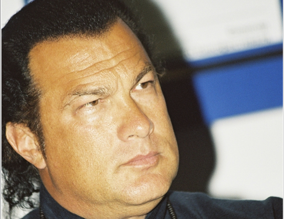 Steven Seagal favors Putin over Obama and says he may emigrate to Russia
