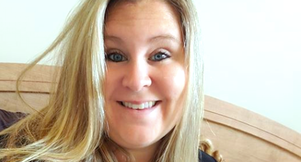 Kentucky mom says restaurant manager tried to cover breastfeeding infant's face with a napkin