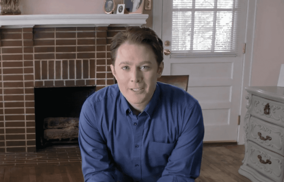 Singer Clay Aiken takes aim at Tea Party Rep in campaign announcement video