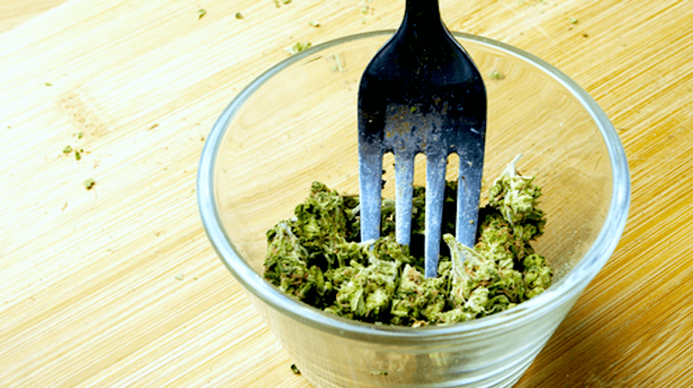 Colorado tightens rules on edible pot after two deaths possibly linked to marijuana-laced food