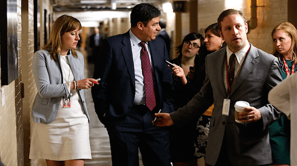 Tea Party groups tiptoe in race to replace GOP's Cantor as House majority leader