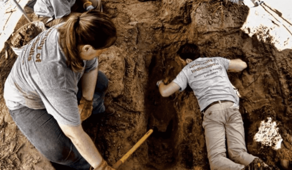 Researchers in south Texas find mass grave with bodies of more than 100 migrants
