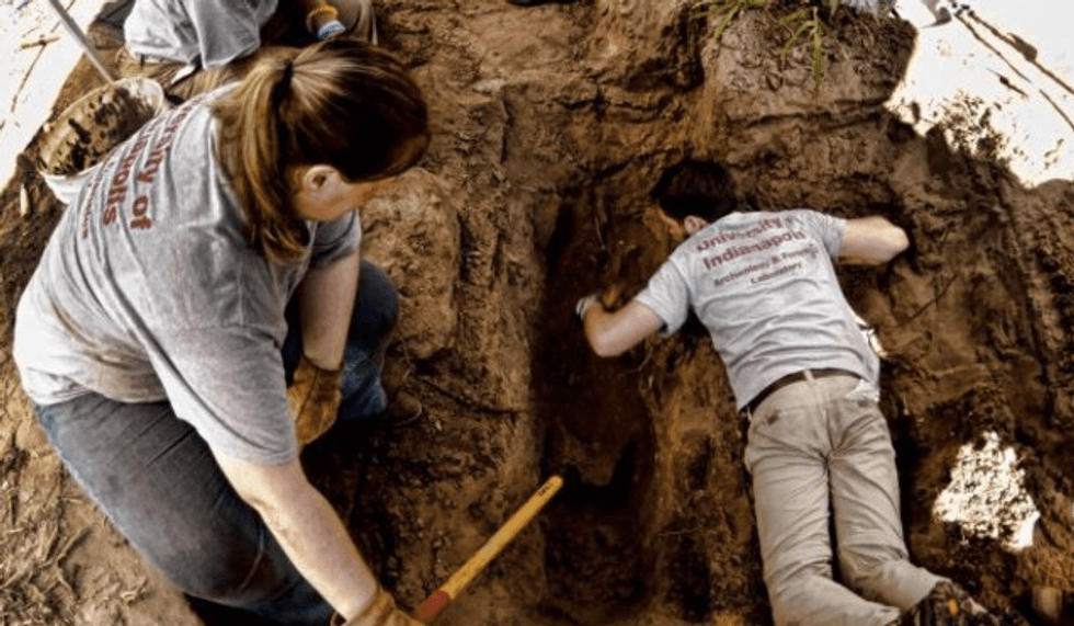 Researchers in south Texas find mass grave with bodies of more than 100 migrants