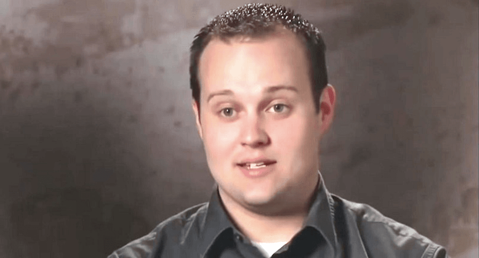 Josh Duggar won't apologize for sex abuse and adultery: 'He believes external forces were to blame'