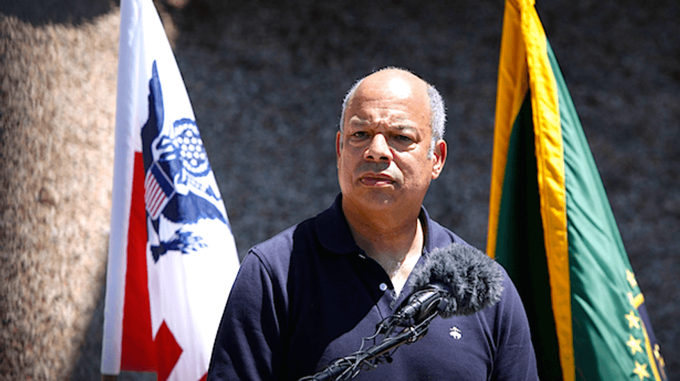 US to boost security at overseas airports over al Qaeda 'stealth' bomb concerns in Syria, Yemen