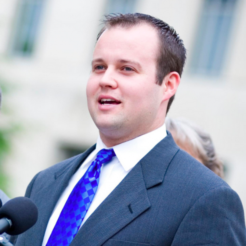Josh Duggar 'extremely sorry' amid claims he molested young girls as a teen — including his sisters