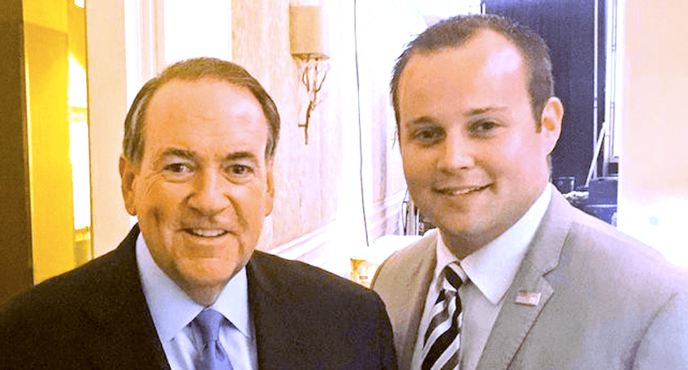 The Duggars 'like Mike' but Huckabee scrubs Jim Bob and Michelle from campaign website