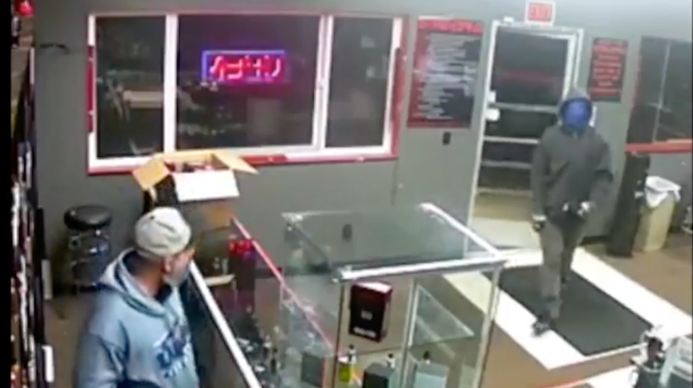 WATCH: ‘You wanna f*ck with me?’ Vape shop owner fights back against armed robber in the best way