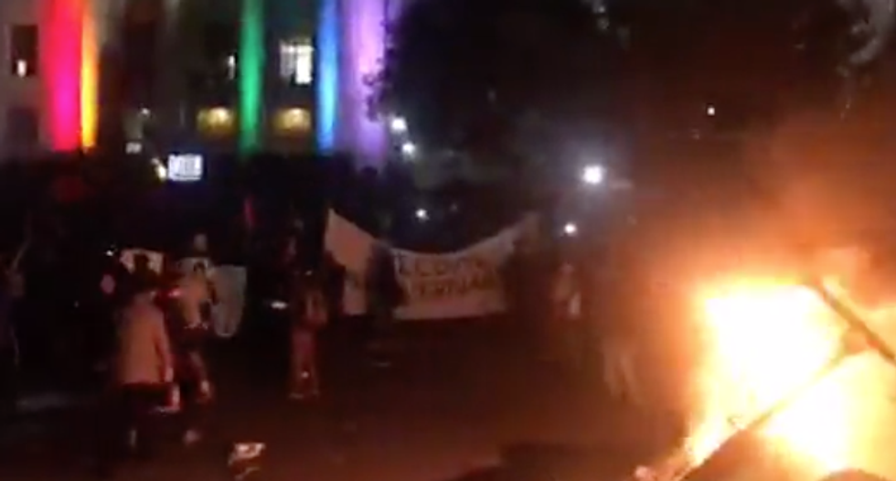 Thousands at UC Berkeley protest Milo Yiannopoulos' appearance
