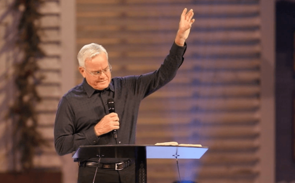 Evangelicals scrambling as Chicago pastor accused of decades of sexual misconduct