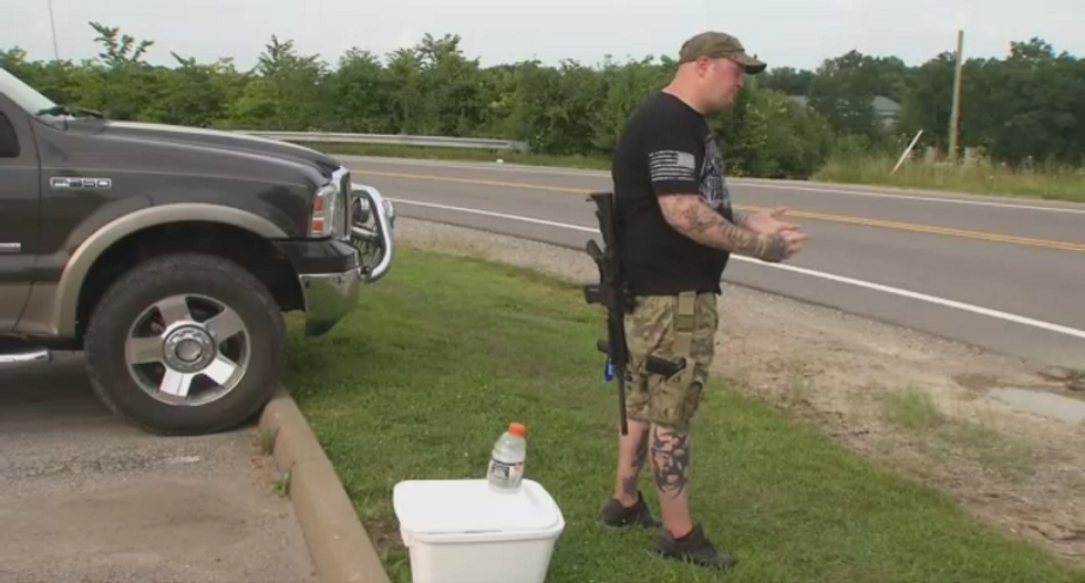 No, thanks: Military asks armed militiamen to go away and stop trying to guard recruiting centers