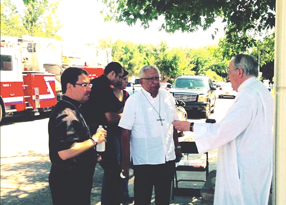 Bomb blasts outside two New Mexico churches disrupt Sunday services