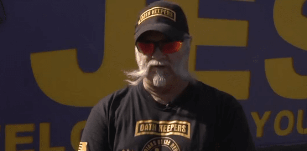 Oregon voters pass right-wing measure forcing sheriff to act like an Oath Keeper militia member