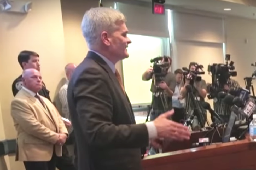 Crowd erupts in anger when GOP senator shows up late to town hall then tries to stall with group prayer