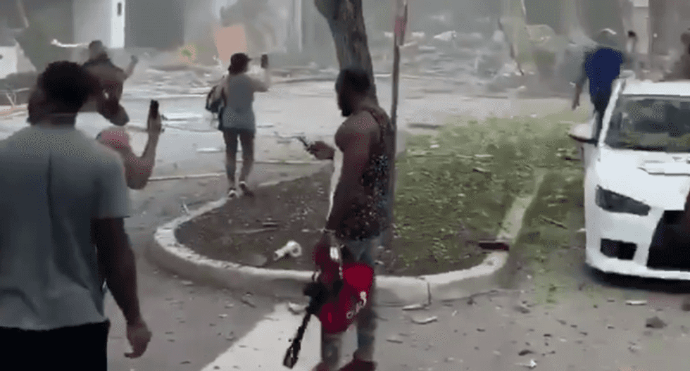 WATCH: Horrified people evacuate shopping center after massive explosion in Plantation, Florida