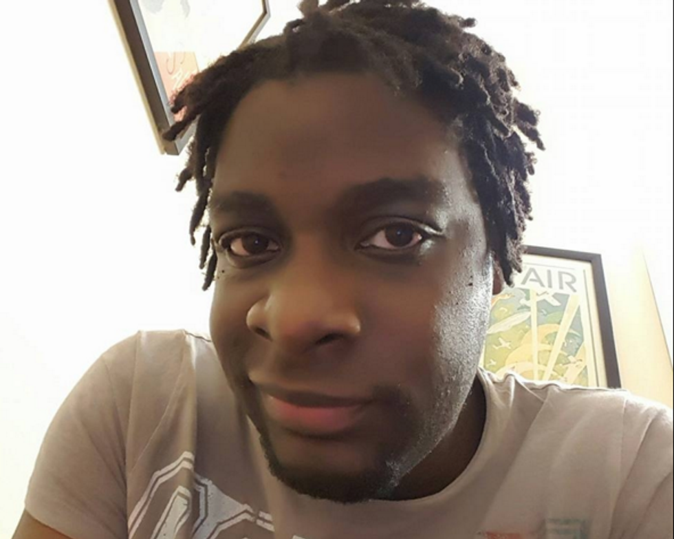 United Airlines apologizes after disability advocate with cerebral palsy forced to crawl from plane