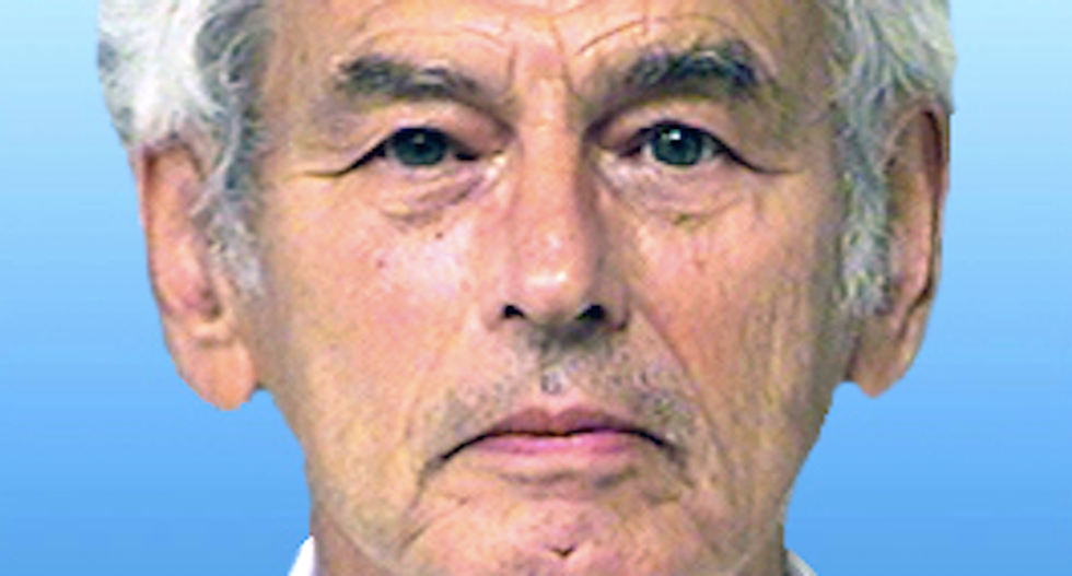 Tea Partier who wants to pave over Florida beach charged in bizarre campaign against food vendor