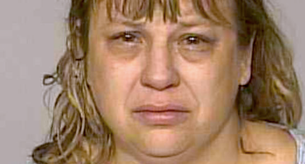 Minnesota woman smashes Muslim in face with beer mug for speaking Swahili at Applebee’s