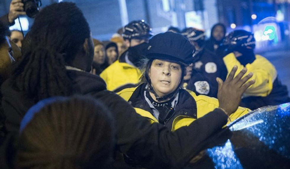 Demonstrators arrested in Chicago and NYC over police killings and Black Lives Matter shootings