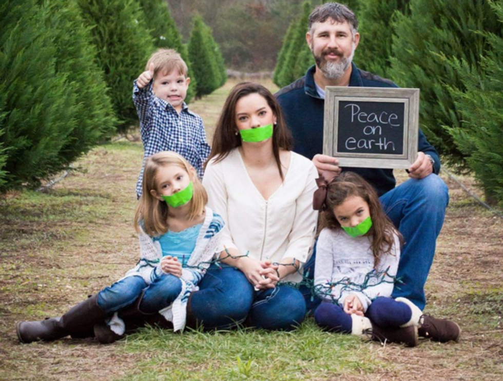 Facebook heaps massive scorn on photographer’s appallingly sexist family Christmas photo