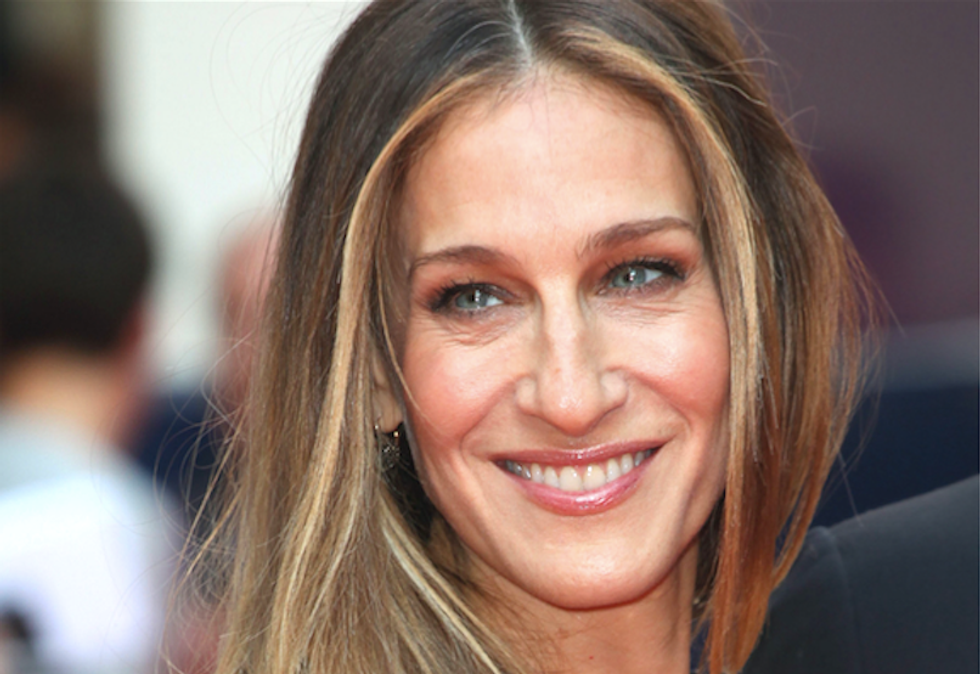 Actress Sarah Jessica Parker severs relationship with EpiPen over price gouging