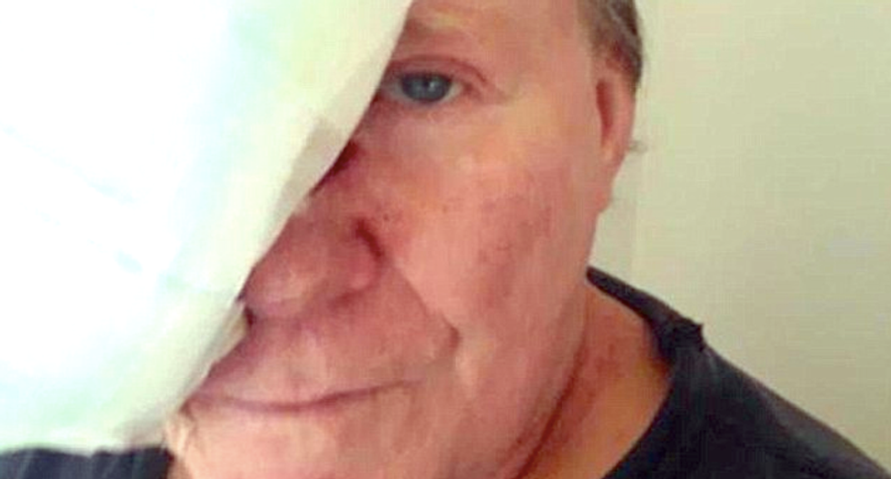 Grandpa dies of cancer after seeking treatment from quack chiropractor