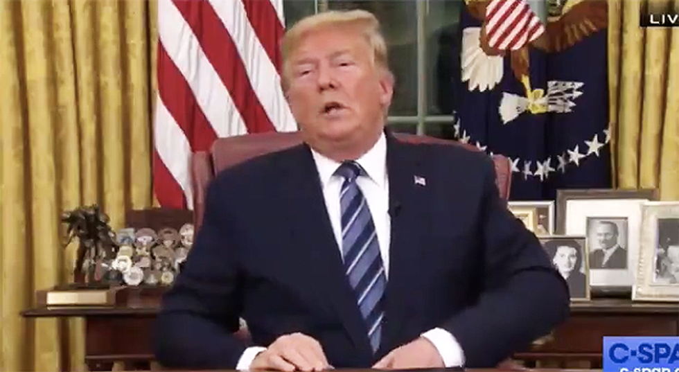 Donald Trump captured in hot-mic-moment after his coronavirus address