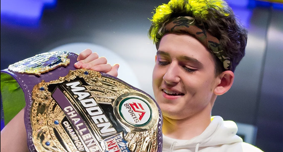 'The bullet hit my thumb': Jacksonville survivor live tweets his terror during mass shooting escape