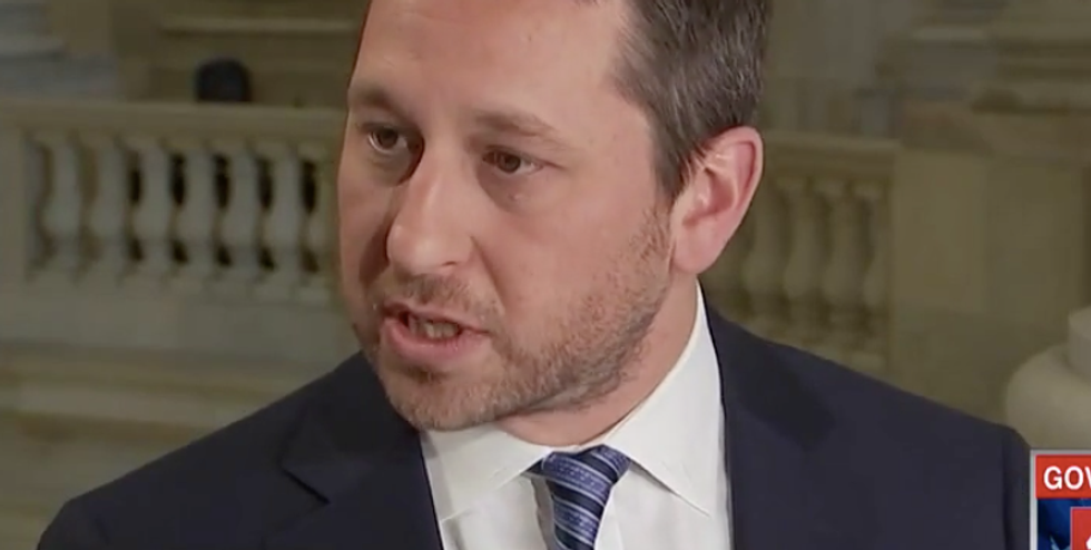 Trump may want Democrats to reject border wall so he can attack them for it in 2018: WSJ reporter