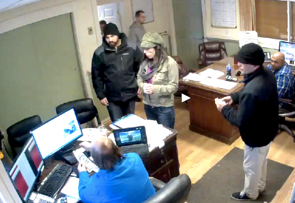 Internet rains vengeance on car dealership that pranked and humiliated pizza delivery driver