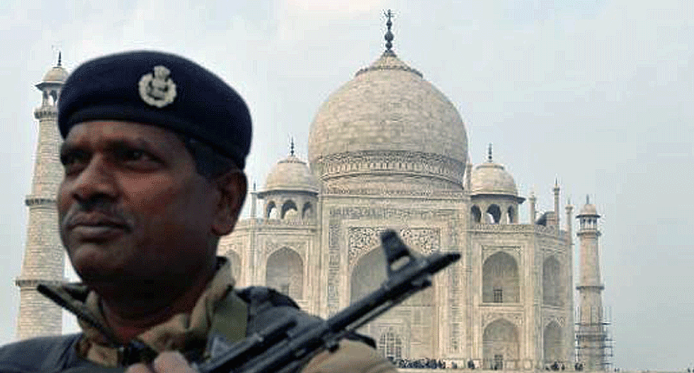 Obama cuts short India visit to meet new Saudi king