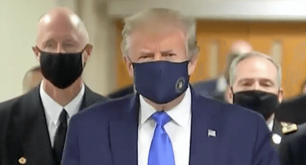 Trump spotted wearing a coronavirus mask during post-golf visit to hospital: reports