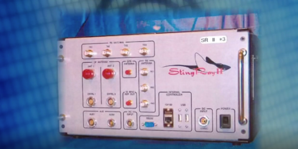 US intel agencies warn that foreign spies have devices that can mimic cell towers and steal data