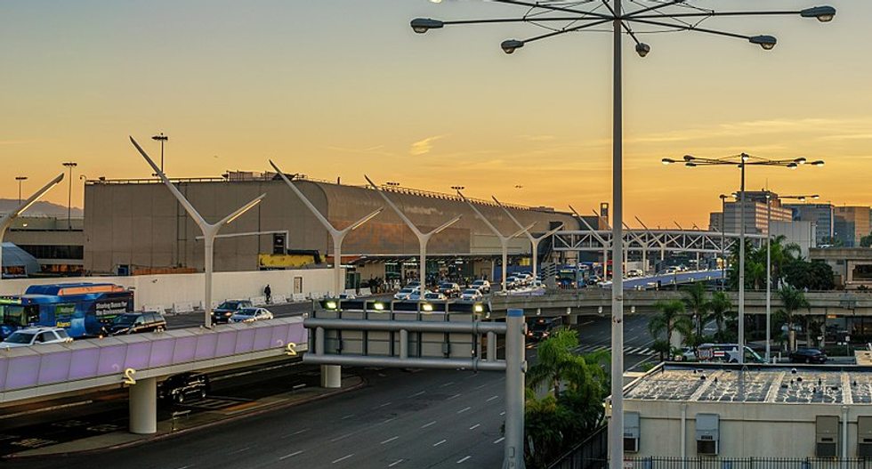 LAX customs officer calls journalist 'fake news' and demands to know if he works for CNN or MSNBC: report