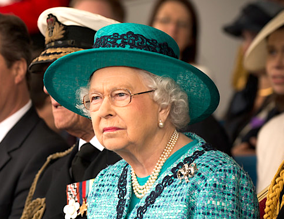 'It's ruined': Queen Elizabeth was reportedly furious after Trump's helicopter 'scorched' Buckingham Palace's lawn