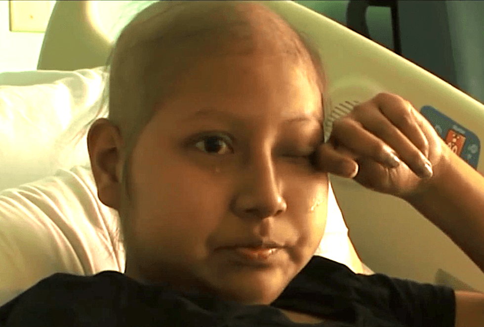 Cancer-stricken teen faces treatment in the US alone after border agents deny her mother entry