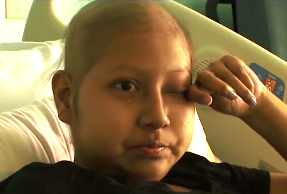Cancer-stricken teen faces treatment in the US alone after border agents deny her mother entry