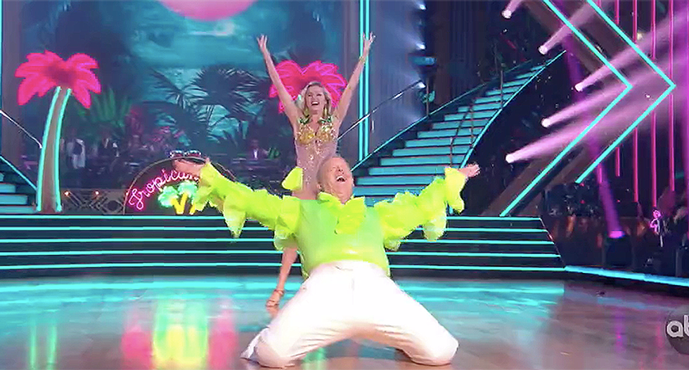 'WTF is he wearing?' Sean Spicer viciously mocked after 'Dancing with the Stars' salsa debut