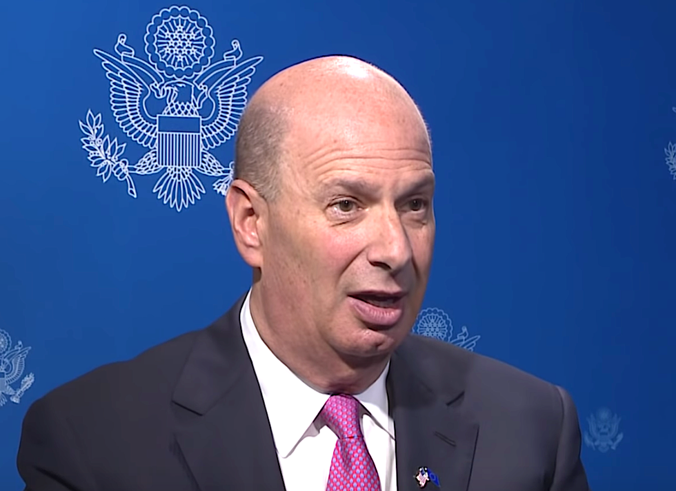 ‘Difficult for Sondland to get out of this’: Second witness puts Trump’s EU ambassador in legal bind