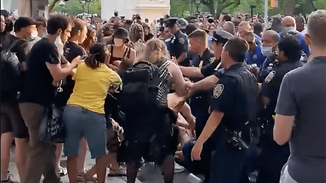 Police deploy pepper spray on New York City Pride Parade: attendees say