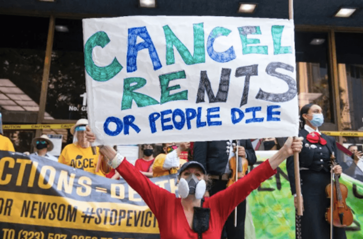 US authorities scramble, trade blame as millions face eviction