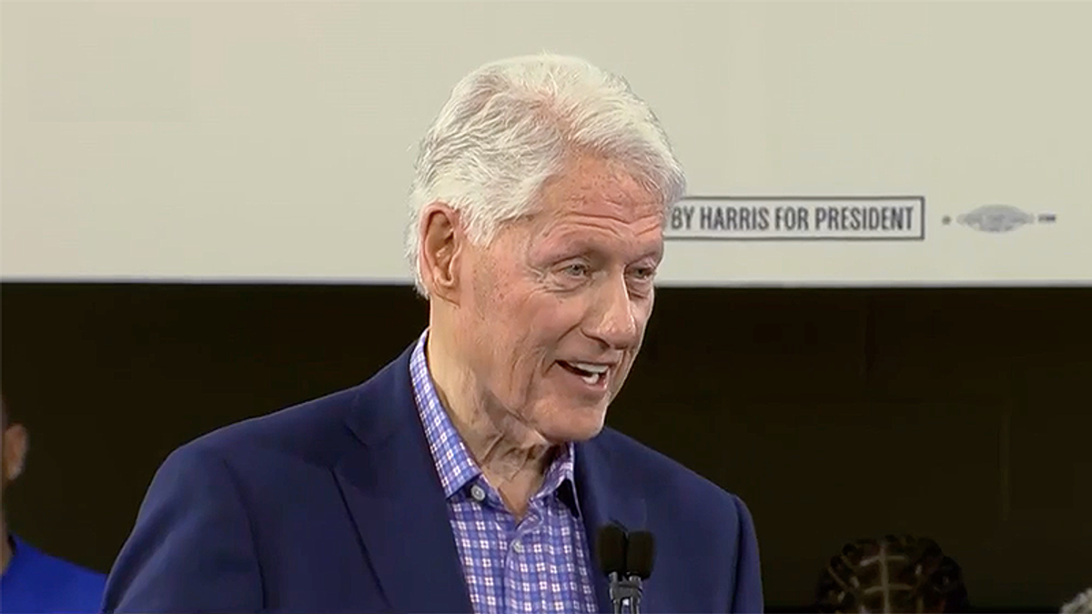 Bill Clinton mocks Trump at rally: Don't worry, I won't be 'swaying back and forth'