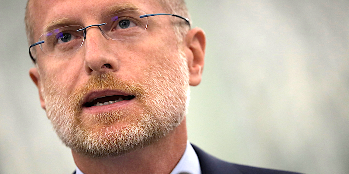 Trump official hit over new target: 'Why in the world is the FCC chairman posting this?'