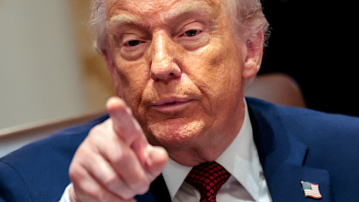 'Reluctant' Trump is shrugging off aides' panic as they fear catastrophic election: report