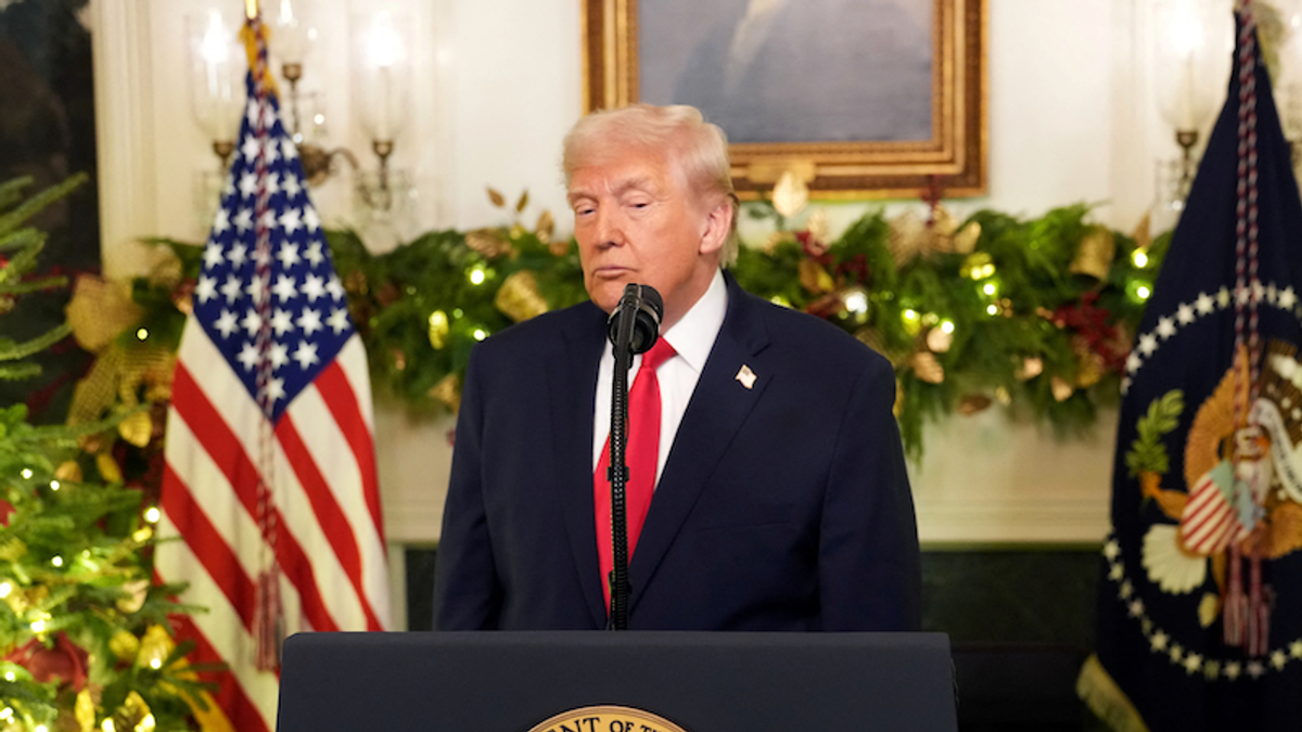 'Why are you saying it like that?' CNN anchor surprised by ex-Trump aide's speech analysis