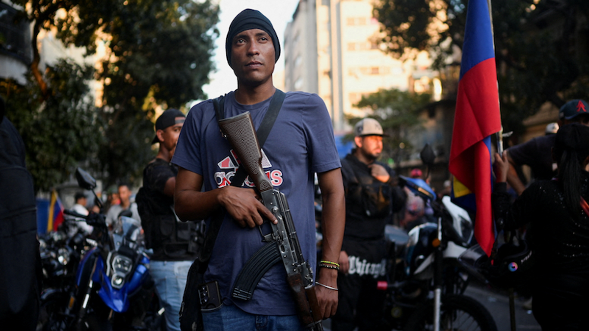 'Things don’t look great': Chaos as armed gangs terrorize Caracas streets after invasion