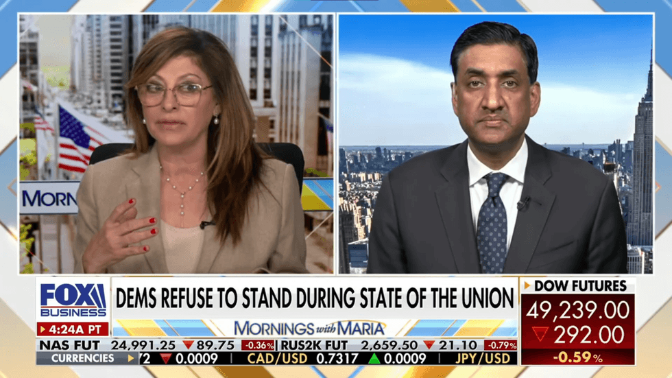 'Uhh…' Dem lawmaker puts Fox Business host on the spot over ICE killings